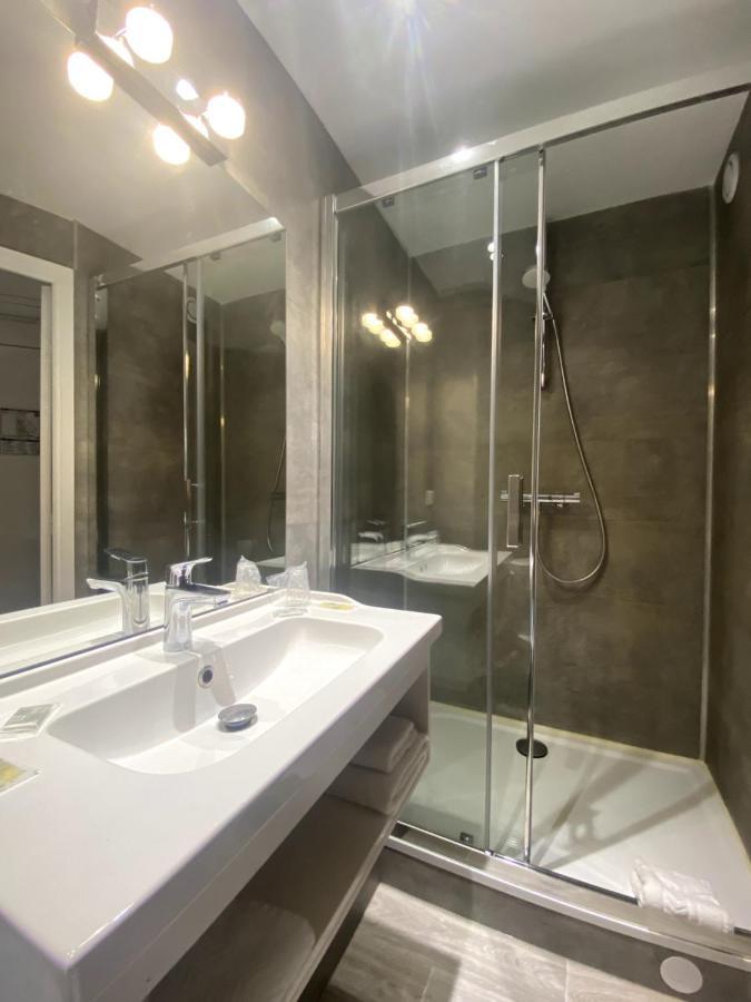Hotel Victor Hugo 2*