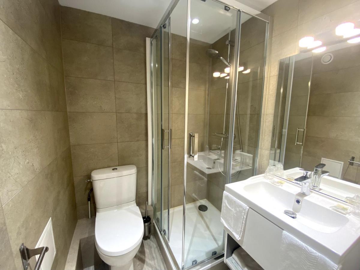 Hotel Victor Hugo 2*